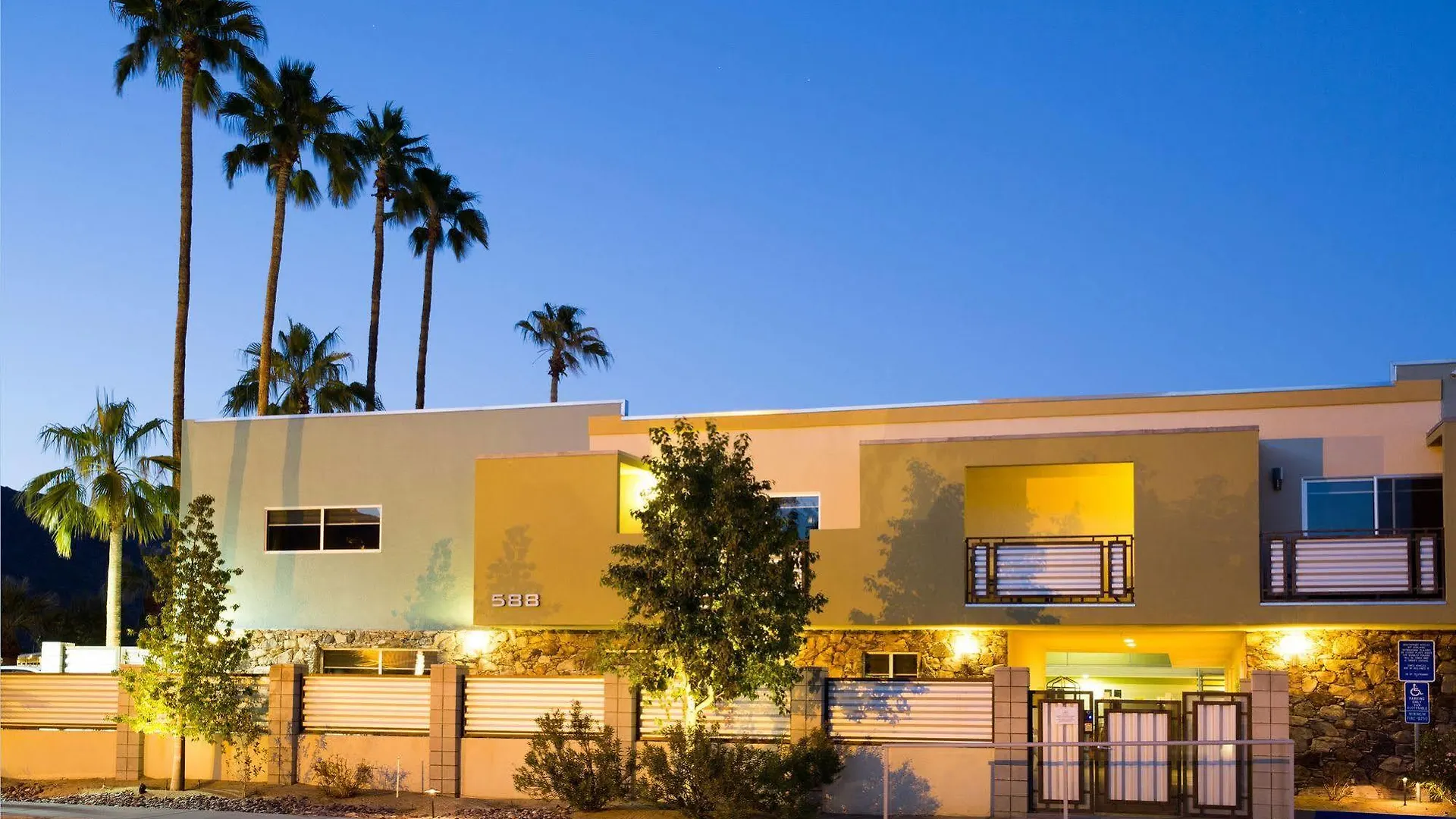 Residenza San Lorenzo Palm Springs Hotel